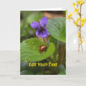 Carte Ladybug sur les fleurs de violet doux (Fleur jaune)