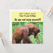 Carte L'Anniversaire De L'Homme Sauvage Va De L'Avant (Devant/Arrière en situation)