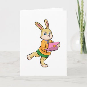 Carte Lapin comme secrétaire avec ordinateur portable