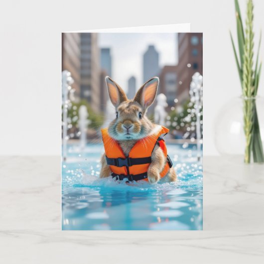 Carte Lapin d'anniversaire dans une fontaine de ville (Devant)