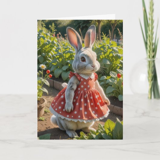 Carte Lapin d'anniversaire portant une robe dans le jard (Devant)