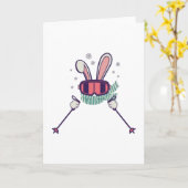 Carte Lapin de ski avec bâtons de ski et lunettes de ski (Fleur jaune)