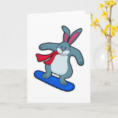 Carte Lapin en snowboardeur avec planche à neige et écha (Fleur jaune)