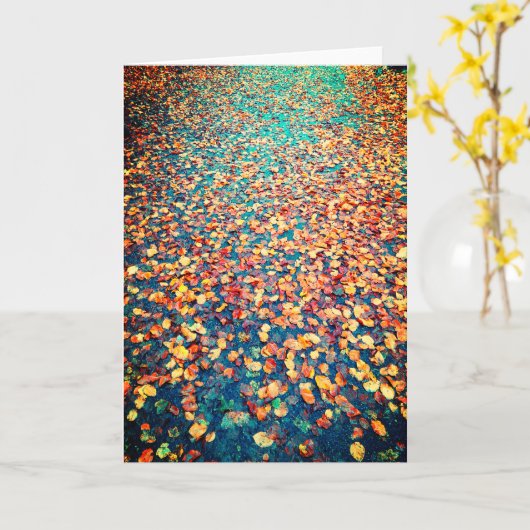 Carte L'automne laisse le chemin de forêt humide (Fleur jaune)