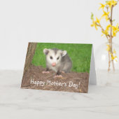 Carte Le jour de mère d'opossum de bébé (Fleur jaune)