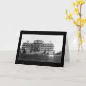 Carte Le pâturage de la vache de Taft près de l'édifice (Fleur jaune)