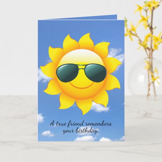 Carte le soleil d'anniversaire avec des lunettes de (Fleur jaune)