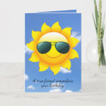 Carte le soleil d'anniversaire avec des lunettes de<br><div class="desc">lunettes de soleil sur le soleil avec l'arrière - plan de ciel d'été pour l'anniversaire de l'ami</div>