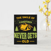 Carte Le sourire des feux de camp devient vieux camping (Fleur jaune)