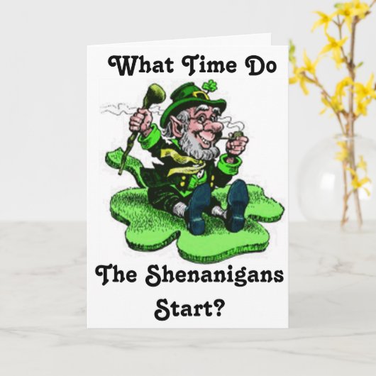 Carte Leprechaun Assis Sur Un Shamrock (Fleur jaune)