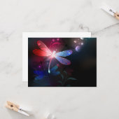 Carte libellule rouge brillante (Devant/Arrière en situation)