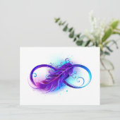 Carte L'infini avec plume violette (Debout devant)