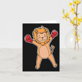 Carte Lion fait la boxe (Fleur jaune)