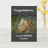 Carte Lion masculin africain félicitations succès fulgur (Fleur jaune)