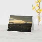 Carte Long Road Home - voiture sur l'autoroute (Fleur jaune)