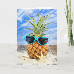 Carte lunettes de soleil de port de coeur d'ananas