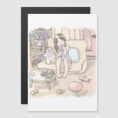 CARTE MAGNÉTIQUE さにれやじ ちゃぶ台と雑貨棚のある橙色のお部屋のソファに素足で腰掛ける女性のイラスト (Devant / Derrière)