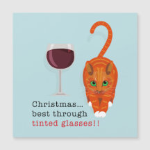 Chat de Noël à travers les lunettes teintées