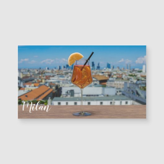 Carte Magnétique Cocktail Spritz sur une table avec vue sur Milan (Devant)