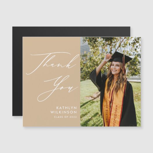 Carte Magnétique Élégant Merci de graduation simple Beige Élégant (Devant / Derrière)