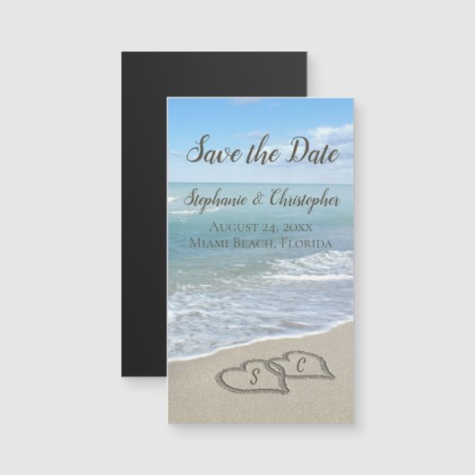 Carte Magnétique Mariage de plage Coeurs Monogrammes dans le sable (Devant / Derrière)