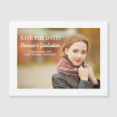 Carte Magnétique Moderne White Graduation Save Date Classe de 2022 (Devant)