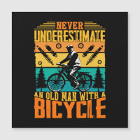 N'ayez jamais sous-estimé un vieil homme à vélo