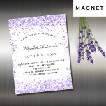 Carte Magnétique Parties scintillant de violet lavande d'anniversai<br><div class="desc">Pour une soirée élégante de 40ème anniversaire (ou tout âge). Un arrière - plan blanc chic à l'avant. Décoré avec parties scintillant en faux violet. Personnalisez et ajoutez un nom et des détails du parti. Le nom est écrit avec un script de style manuscrit</div>