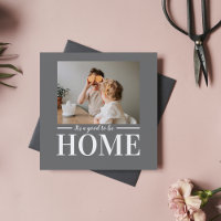 Photo moderne Gris C'est bien d'être à la maison C