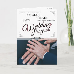 Carte Mains d'un couple gay de mariage avec des anneaux