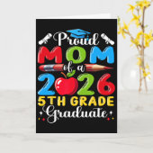 Carte Maman fière de diplômé de 5e année 2026 Fête des m (Fleur jaune)