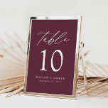 Carte Mariage violet élégant moderne Numéro de tableau<br><div class="desc">Cartes de numéro de table mariage tendance et minimaliste avec lettrage moderne blanc avec "Table" dans script de calligraphie moderne. Le design est composé d'un arrière - plan violet ou d'une couleur de votre choix. Le dessin se répète à l'arrière. Pour commander les cartes de table violettes : ajoutez votre...</div>