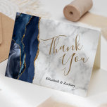 Carte Marine Blue Agate or gris marbre Mariage Merci<br><div class="desc">Cette élégante carte de remerciements mariage moderne dispose d'une bordure en aquarelle bleu marine ornée d'une parties scintillant en faux or. Le texte personnalisable combine les mots "Merci" en écriture manuscrite couleur or et les noms de la mariée et du marié en caractères italiques noirs sur un arrière - plan...</div>