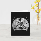 Carte Méditer Skeleton Yoga Lover Halloween Coût Lune (Fleur jaune)