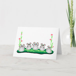 Carte Mélange souris de dessin sur l'herbe avec fleurs