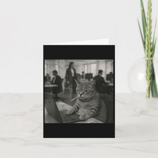 Carte Mème de chat drôle fumant une cigarette au travail (Devant)