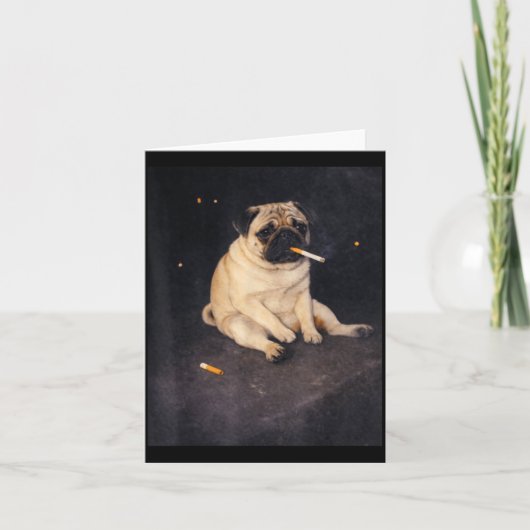 Carte Mème de chien pug drôle fumant une cigarette dans (Devant)