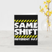 Carte Mème de travail drôle - Même équipe, jour différen (Fleur jaune)