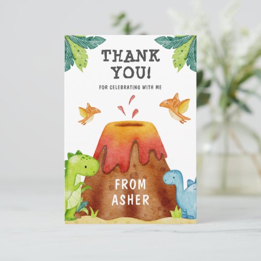 Carte Merci de fête d'anniversaire de Dinosaur (Debout devant)