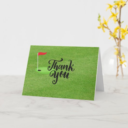 Carte Merci de golf avec texte et drapeau sur herbe vert (Fleur jaune)