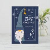 Carte MERRY LITTLE CHRISTMAS Blue Gnome Snowflakes (Debout devant)