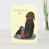 Carte mignon chiot beagle chien de maman en câlins avec  (Devant)