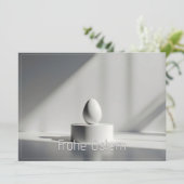Carte Minimalistisches Osterei auf modernem Podest (Debout devant)