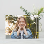 Carte Modern Graduate Announcement Photo Card (Debout devant)