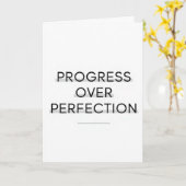 Carte Modern typography progress over perfection text (Fleur jaune)