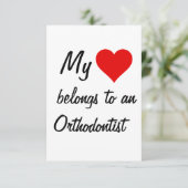Carte Mon Appartient à un Orthodontiste (Debout devant)