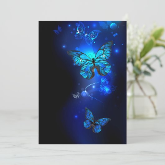 Carte Morpho Butterfly in the Dark Background (Debout devant)