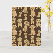 Carte Motif de chien Brown labradoodle doré (Fleur jaune)