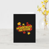 Carte Ne jamais faire confiance à une bombe atomique Ato (Fleur jaune)