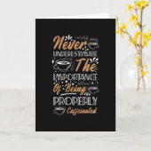 Carte Ne jamais sous-estimer le café | Conception de caf (Fleur jaune)